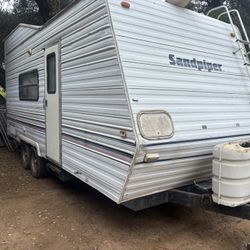 1999 Sandpiper  Trailer 20 Foot Toy Hauler