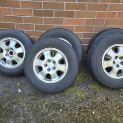 16” Alloy Wheels, 225/70R16 Tires 