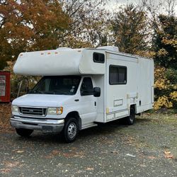 2003 Coachmen Catalina 24’