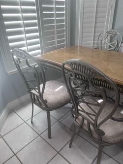 Kitchen Table w/ 4 chairs