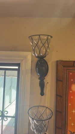 Light sconces