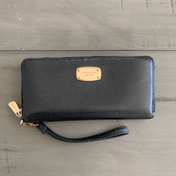  Michael Kors Wallet/wristlet