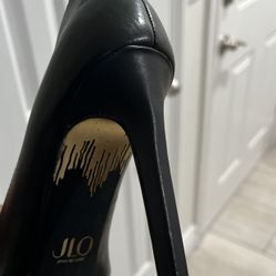 Jenifer Lopez Black Heels 