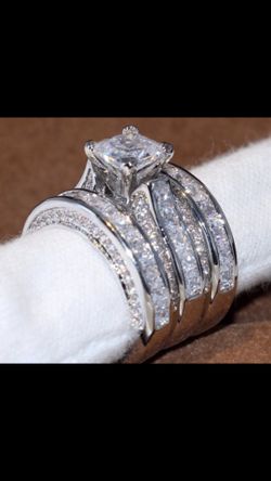 New 18 k white gold wedding ring set engagement ring