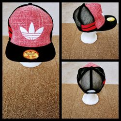 ADIDAS SNAPBACK HAT. 