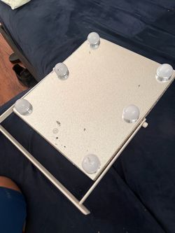Lighted Vanity Mirror with Hollywood Bulbs