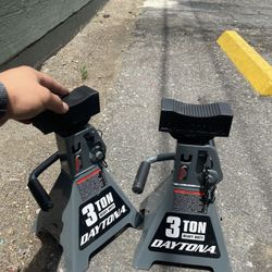 Jack stands 