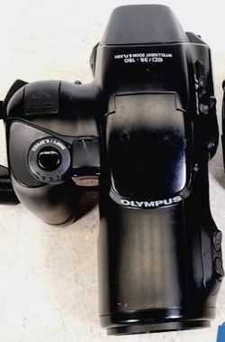 Olympus 35mm Film Camera 35-180mm Zoom Lens 