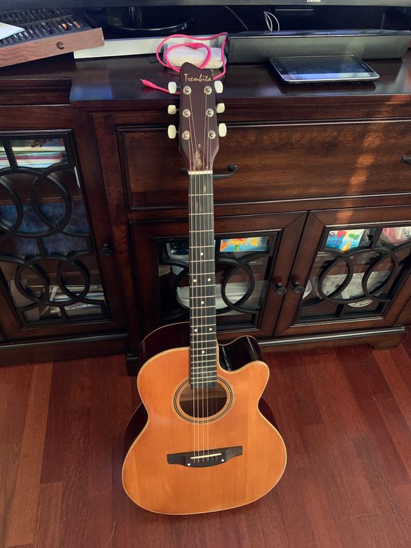Acoustic guitar for Sale in Tacoma, WA - OfferUp