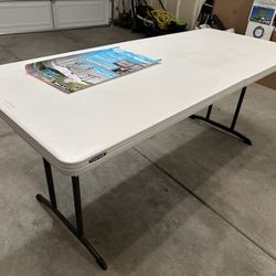 Costco foldable table 6 Foot (Lifetime Brand) 