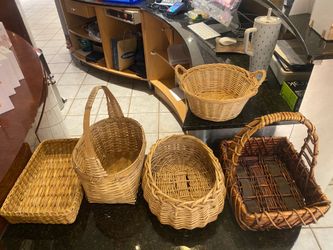 Lot of decorative baskets