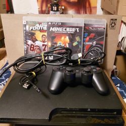Playstation 3 model 2 + 3 games 