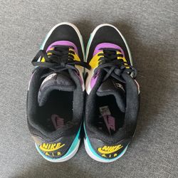 Nike Air maxes Size 9.5 Mens