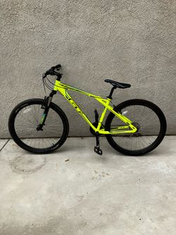 GT Aggressor 27.5 Mountain Bike Great Condition