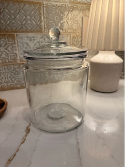 Glass jar