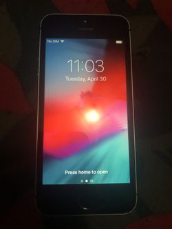 Almost new condition Iphone 5 SE 64gb UNLOCKED