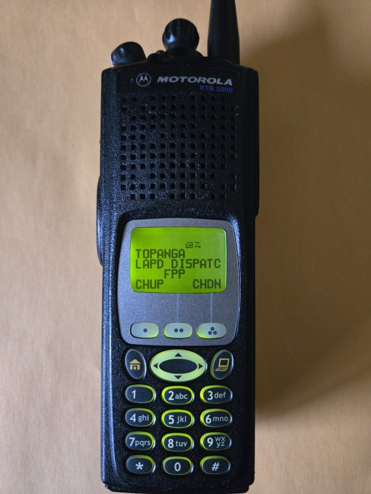 Motorola XTS 5000■モトローラ SWAT LAPD Motorola XTS 5000□モトローラ SWAT LAPD MOTOROLA XTS5000 UHF