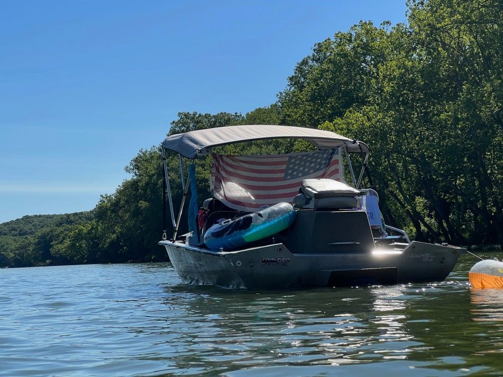 2001 Bass Tracker Minn kota power drive