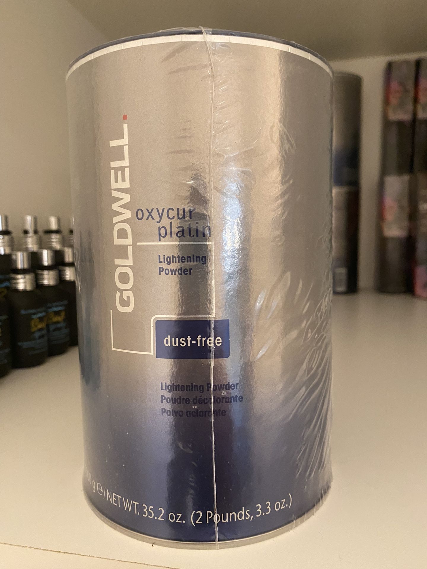 Goldwell Oxycur platin Lightening Powder. Dust free