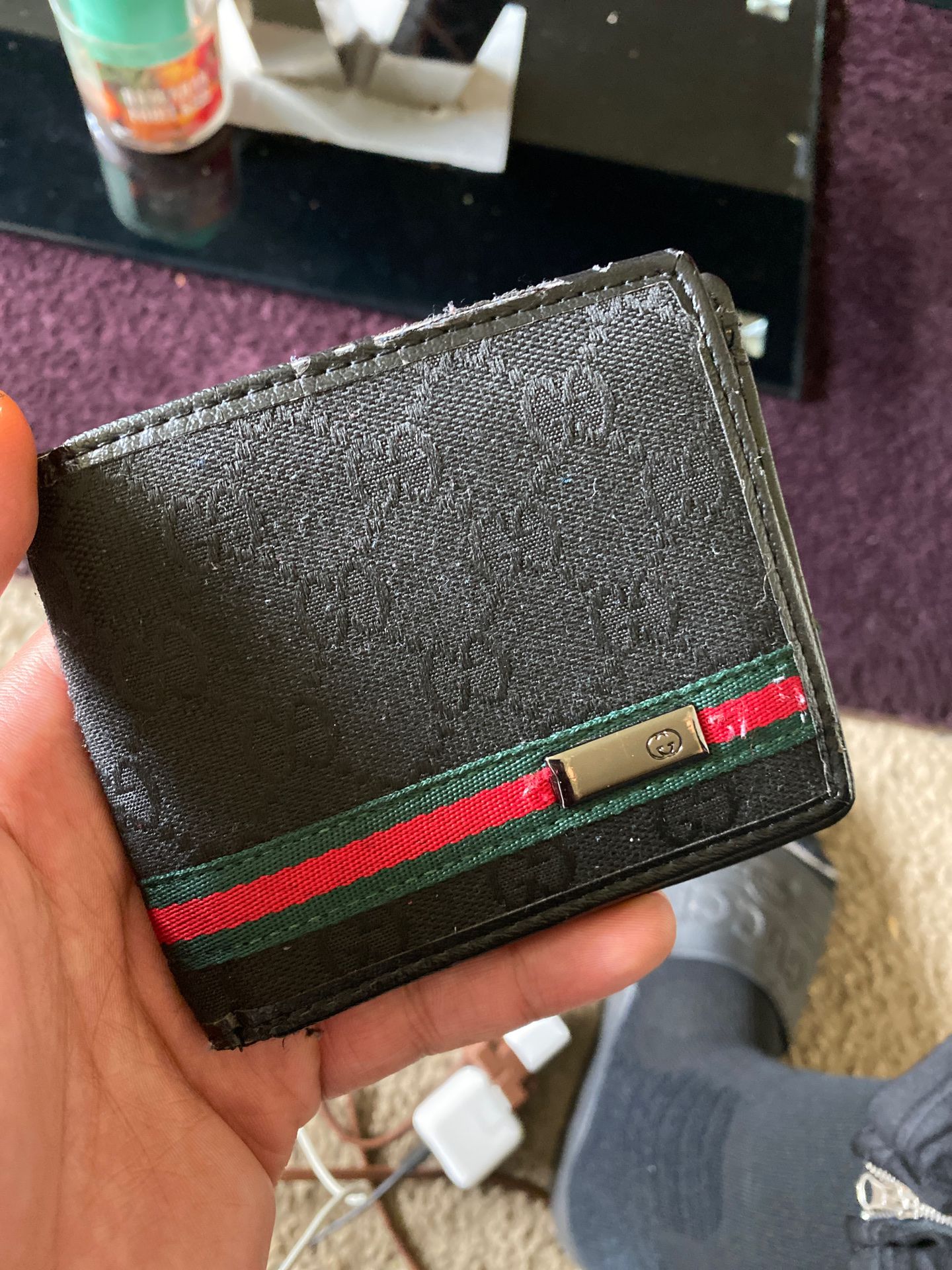 Men’s Gucci wallet