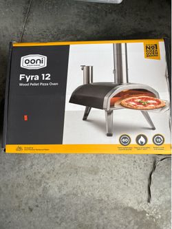 Ooni pizza oven