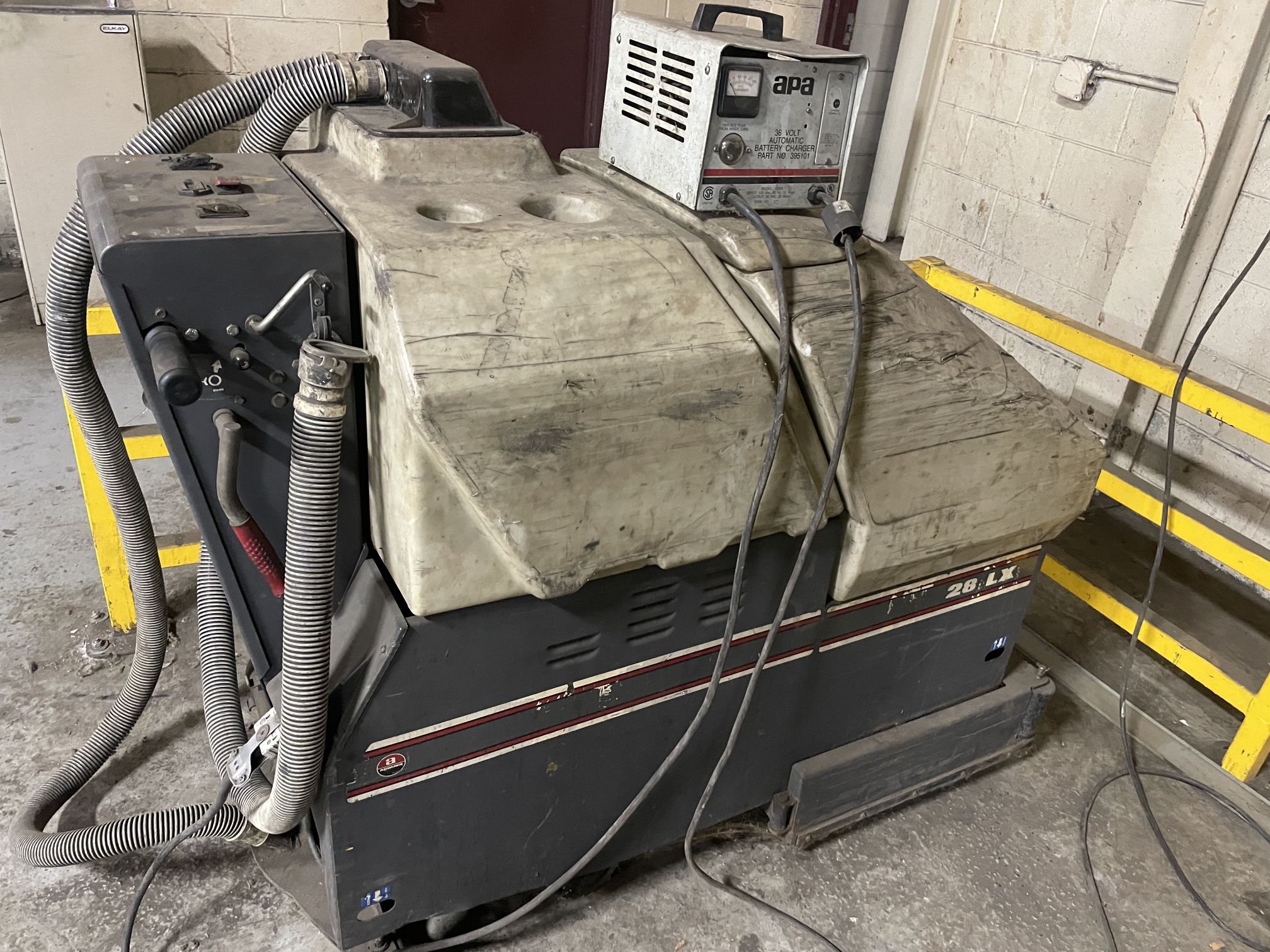 Advance Self Propelled Floor Scrubber With Charger