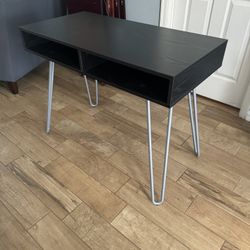 Black/Dark Brown Desk!