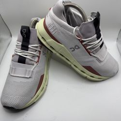 ON CLOUD SIZE #7.5 women