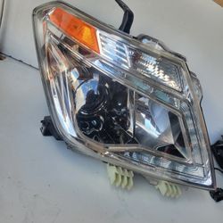 Nissan Armada Right Headlight HID FULL Lid 17 To 20