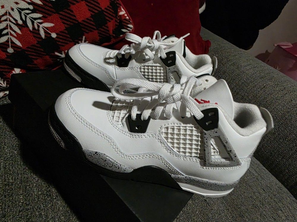 Jordan 4 Retro Size 1.5Y 