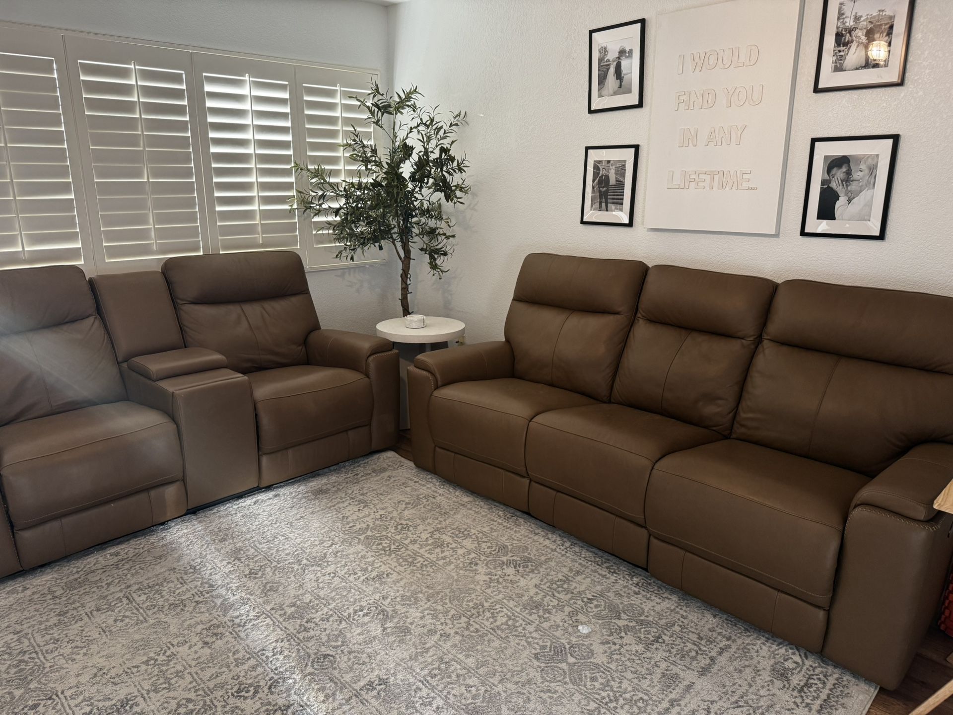 Jerome’s Marlow Living Room Set