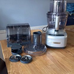 Cuisinart Model 26SVPC 13 Cup With Accessories 