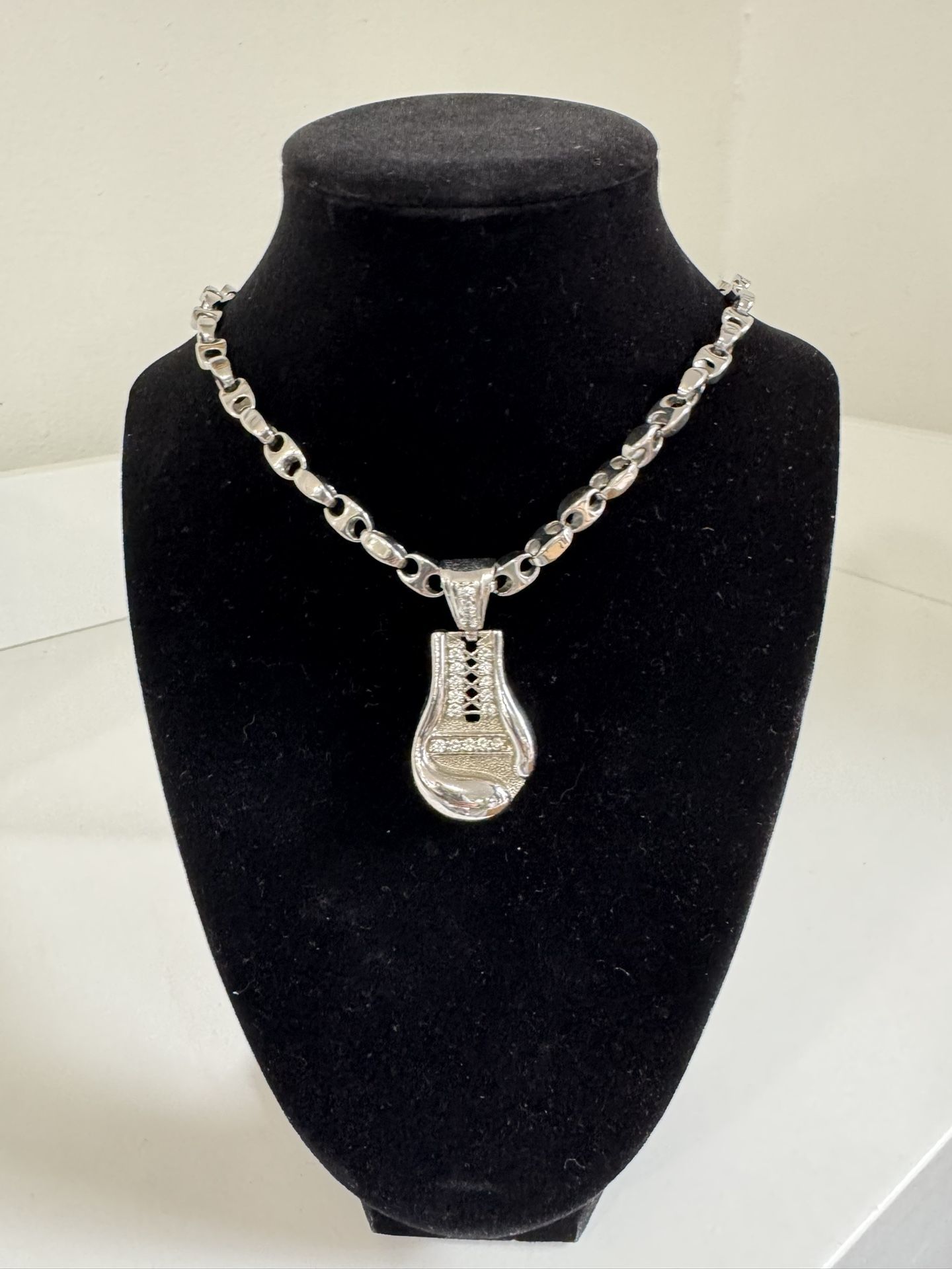 Stainless Steel Chain And Boxing Glove Charm With Diamond Gemstone Imitation