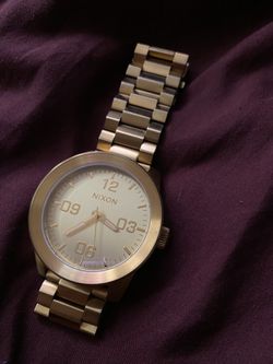Nixon watch