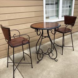 Mesa Con  2 Sillas