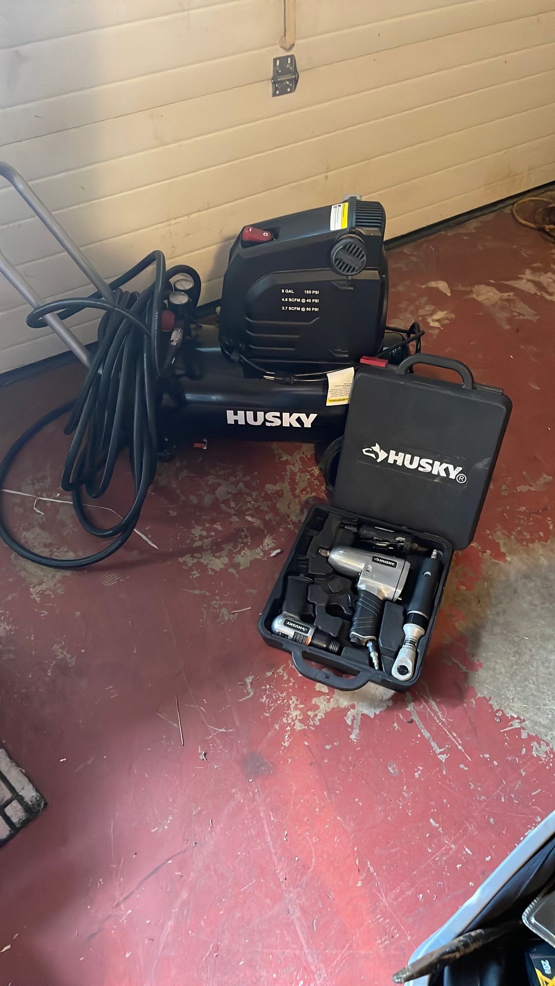 Huskey 8G 150psi Hotdog Air Compressor