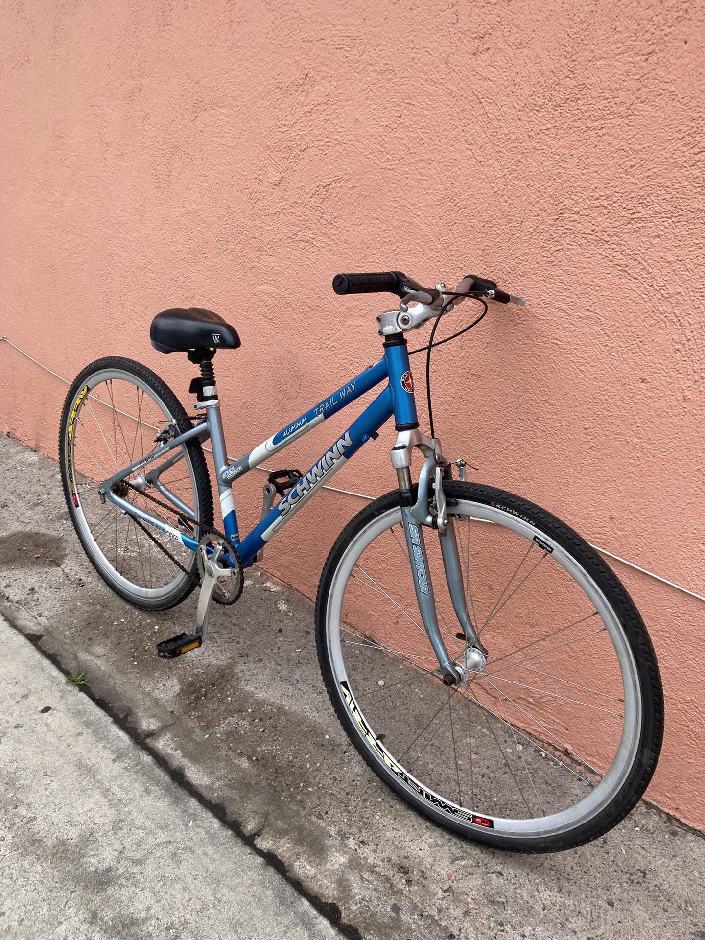 Schwinn Bike For Sale Aluminum Frame 40cm Tires 700x38c Good Condition Ready To Ride