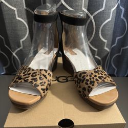 UGG Leopard Wedge Sandels