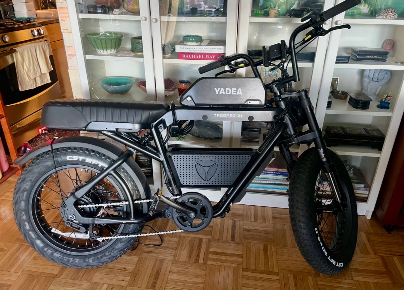 YADEA ELECTRIC SCOOTER BIKE
