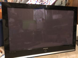Samsung tv with tv wall mount supports