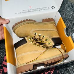 Boys Timberlands Size 7c 