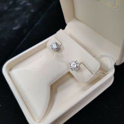 Diamond 💎 Earrings 💕