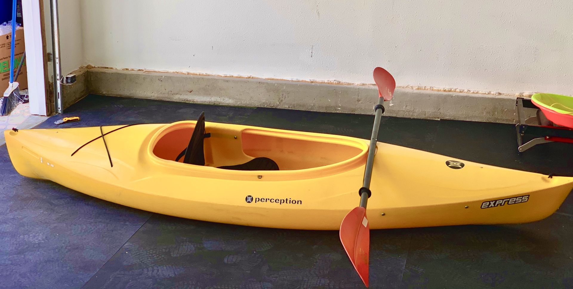 Kayak Perception 9.5 with paddle