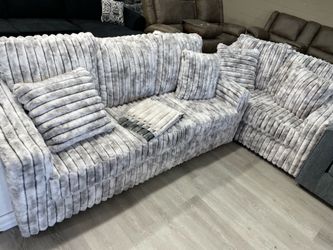 WHITE SOFA LOVESEAT SET