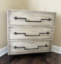 Jory Accent Chest, Ivory Dresser
