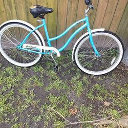 Sweet Lizzy Cruzer Bike Rides Good Needs TLC On Seat But Nice Bike 