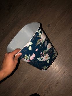 Trash can