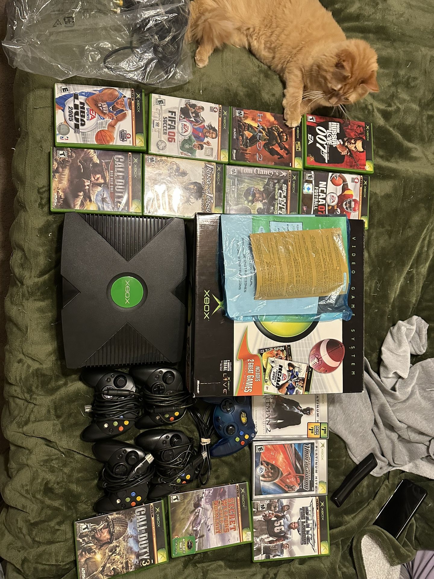 Original Xbox With Box,Controller,Cables,& Instruction Manual