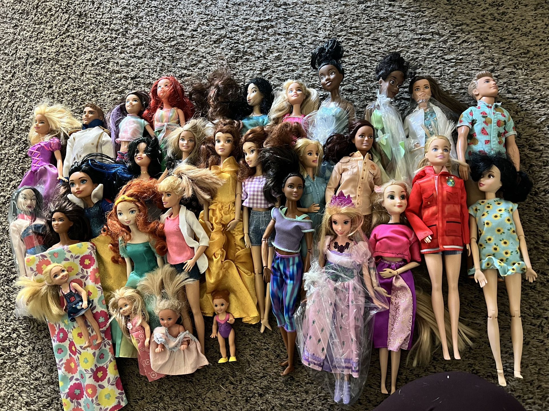 Barbie mega set. Barbie Dream House, Barbie Barn, Barbie Camper, 35 Barbies and Chelsea Barbies, Barbie Clothes And Shoes, Barbie +Chelsea Accessories