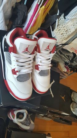 *PRICE REDUCED!* Fire Red 4's! Size:5Y